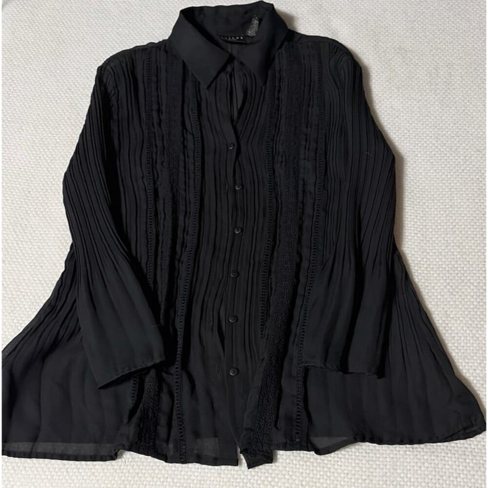 Taylor by B. Moss Women’s Small Black Textured Button Front Blouse Sheer Hem